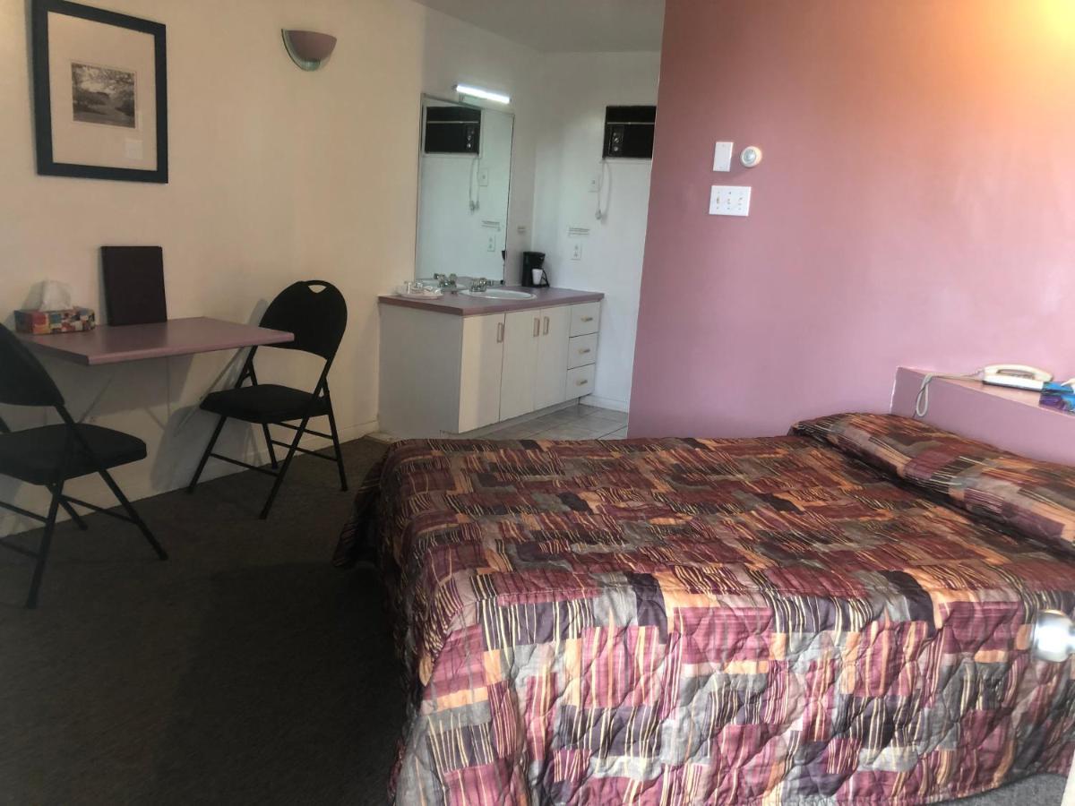 Motel Le Voyageur Сен-Жером Экстерьер фото