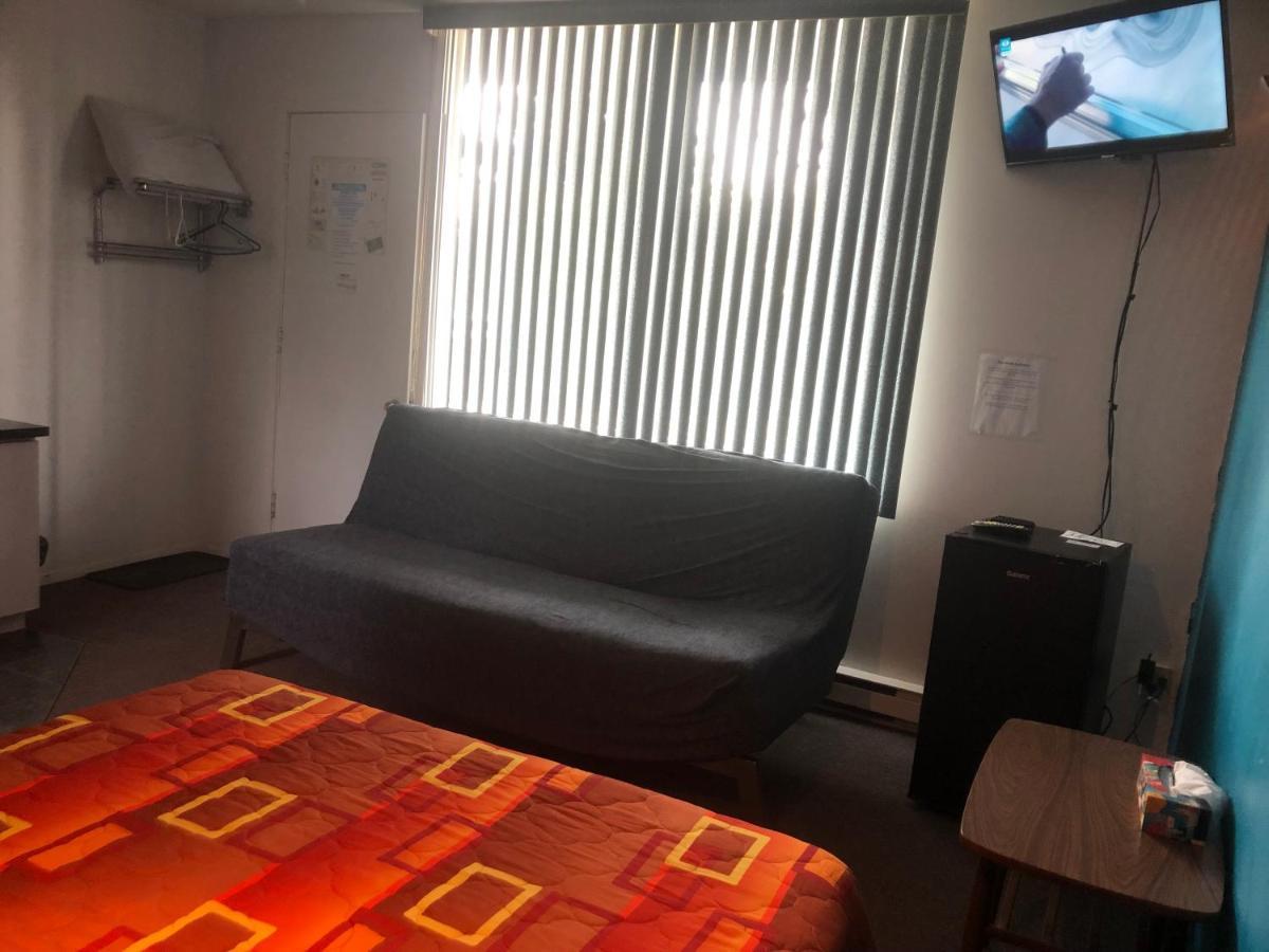 Motel Le Voyageur Сен-Жером Экстерьер фото