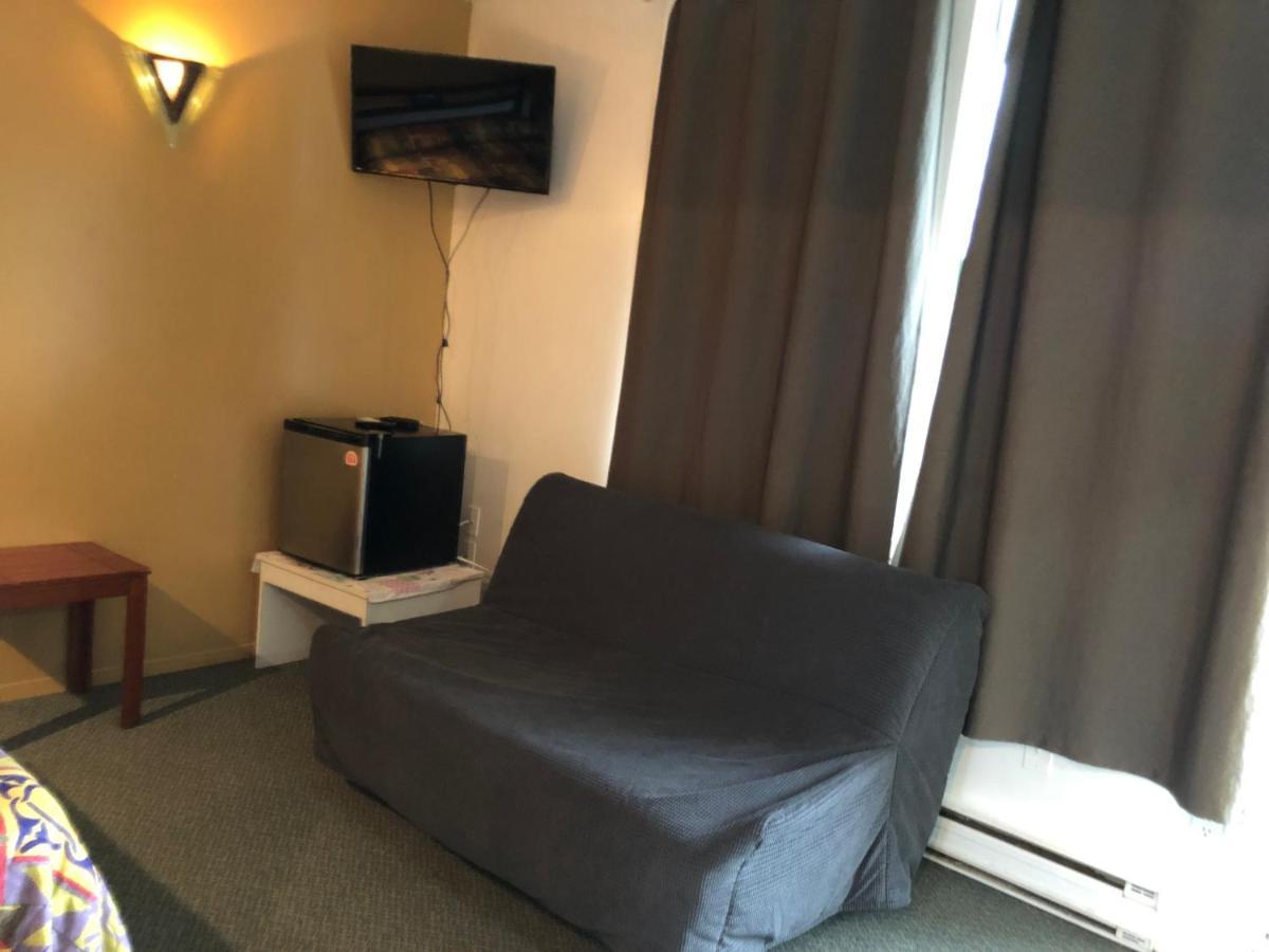 Motel Le Voyageur Сен-Жером Экстерьер фото