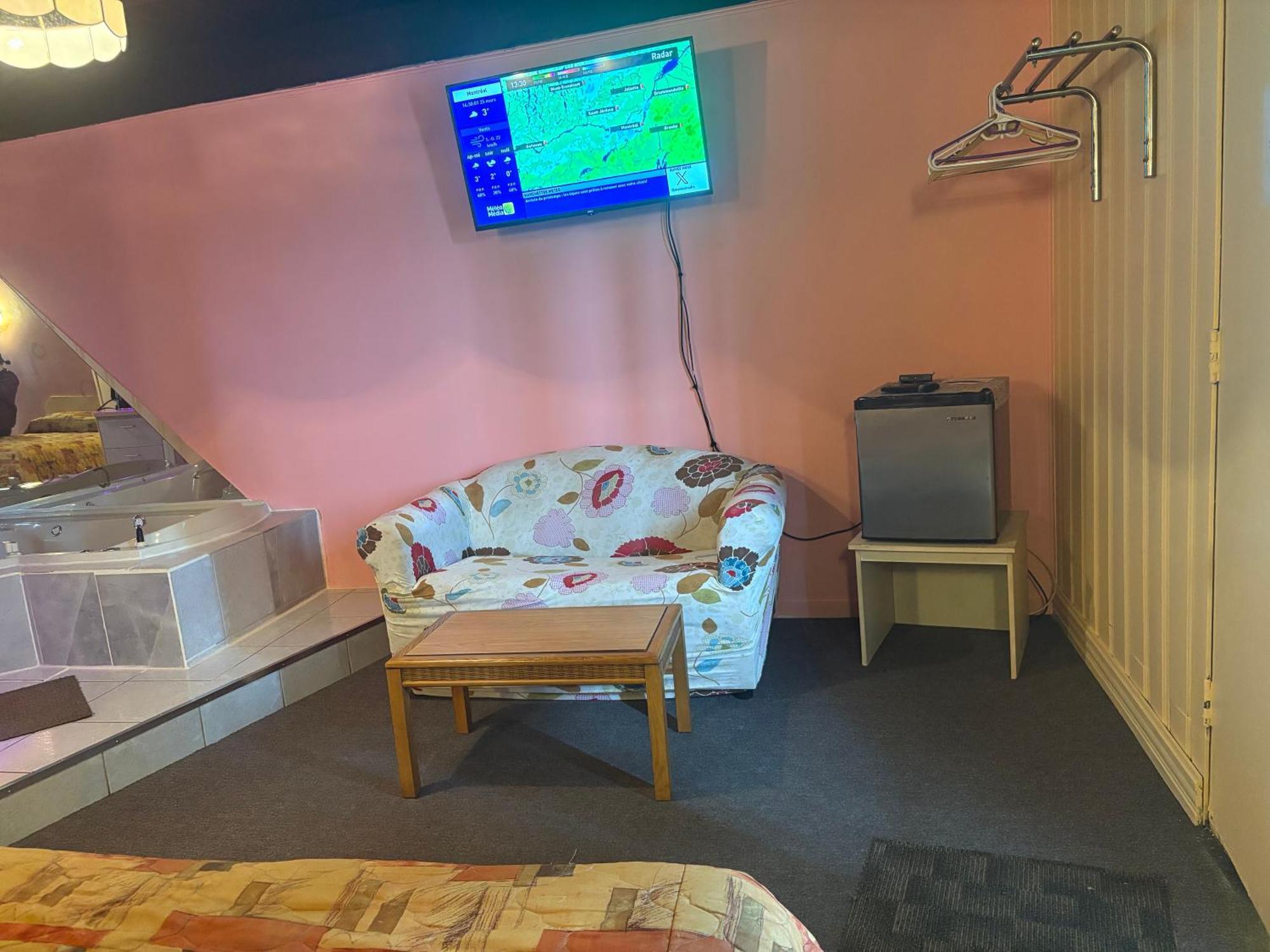 Motel Le Voyageur Сен-Жером Экстерьер фото